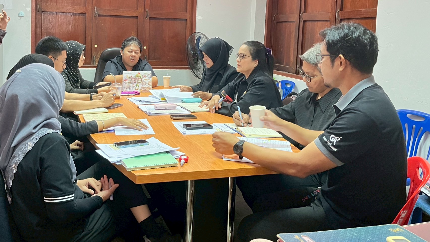 สพอ.เมืองปัตตานี ประชุมติดตามผลการดำเนินงานโครงการยุทธศาสตร์กรมการพัฒนาชุมชน ไตรมาส 1-2 ประจำปีงบประมาณ พ.ศ. 2569