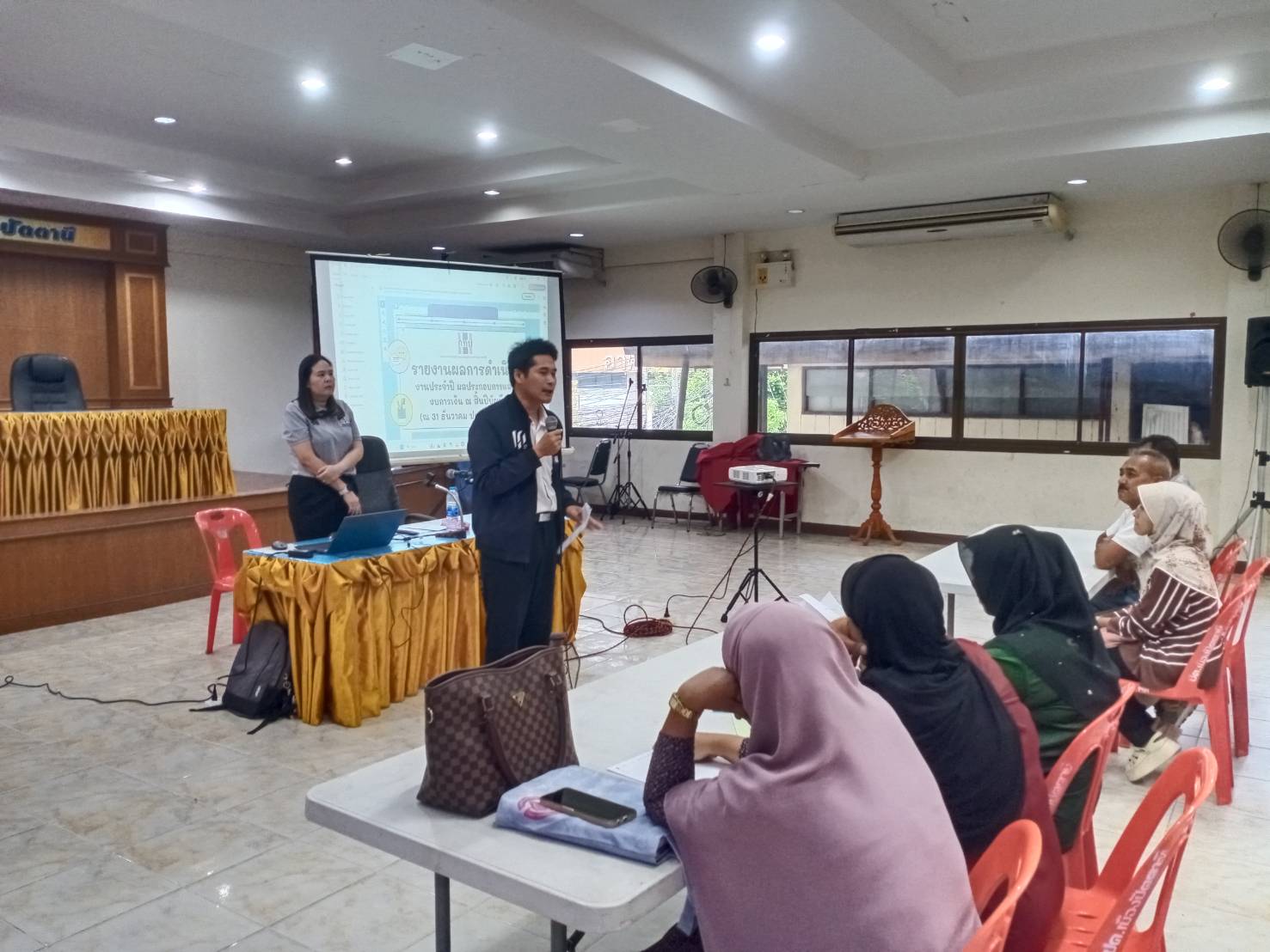 สพอ.เมืองปัตตานี จัดประชุมโครงการฟื้นฟูและพัฒนาศักยภาพกองทุนหมู่บ้านและชุมชนเมืองอำเภอเมืองปัตตานี  